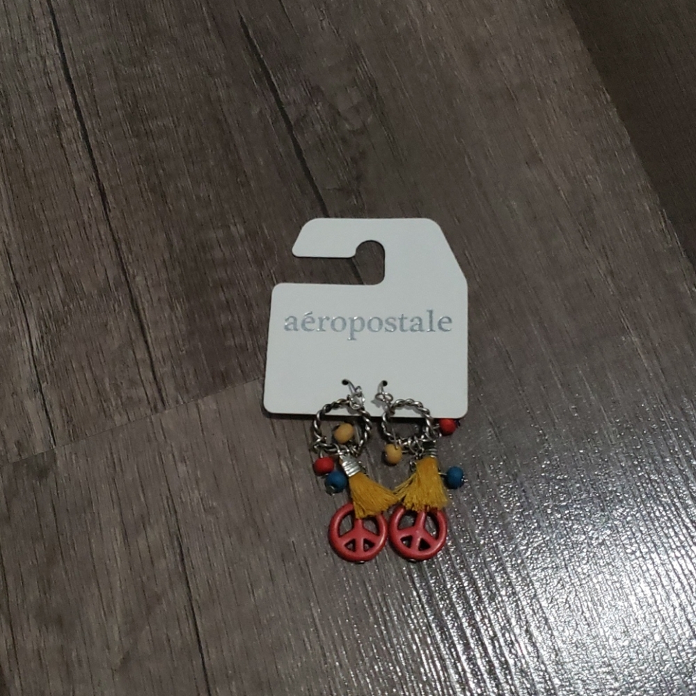 🍎3/$20  Aèropostale peace earrings